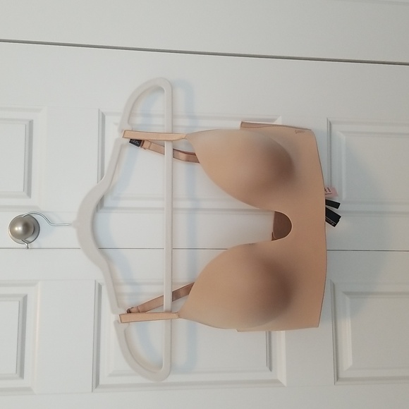 NWT Victoria Secret Plunge Low Back bra 32DD - Picture 1 of 3